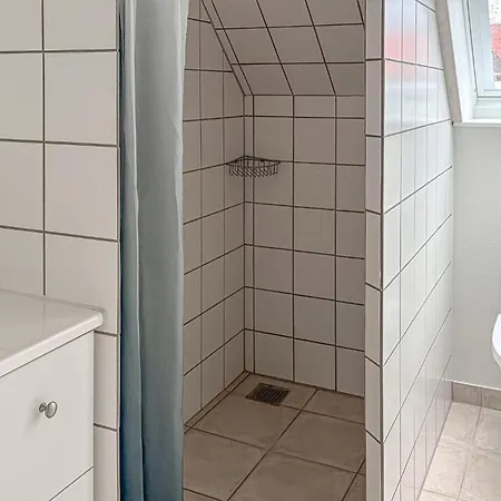3 Bedroom Nice Home In Juelsminde Vakantiehuis *